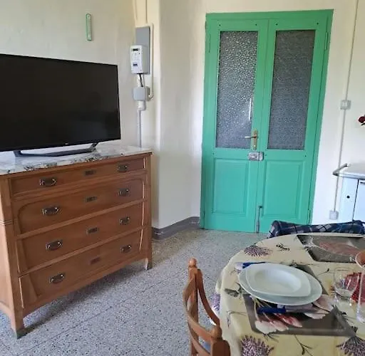 Casa Carla, Velzo, Grandola Ed Uniti, * Naggio (Lombardy)