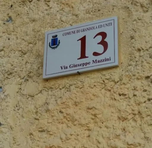 Casa Carla, Velzo, Grandola Ed Uniti,