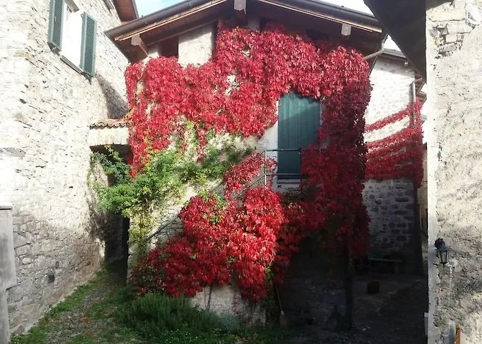 Prázdninový dům Casa Carla, Velzo, Grandola Ed Uniti, Naggio (Lombardy)